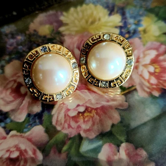 Givenchy Vintage 1980s Paris New York Faux Pearl Logo Earings - Picture 7 of 14